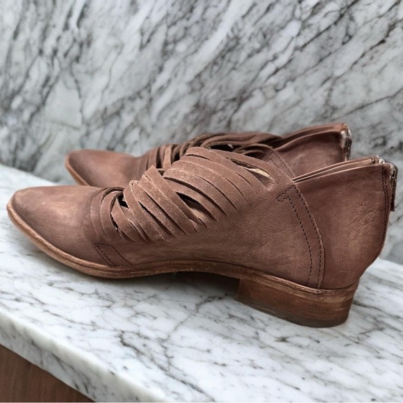 Free People “Lost Valley” Leather Ankle Boot Distressed Straps in Grayish Tan 40 - Picture 2 of 16